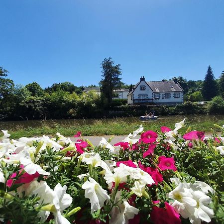 Aux Lits Du Canal Bed and Breakfast Josselin Eksteriør billede