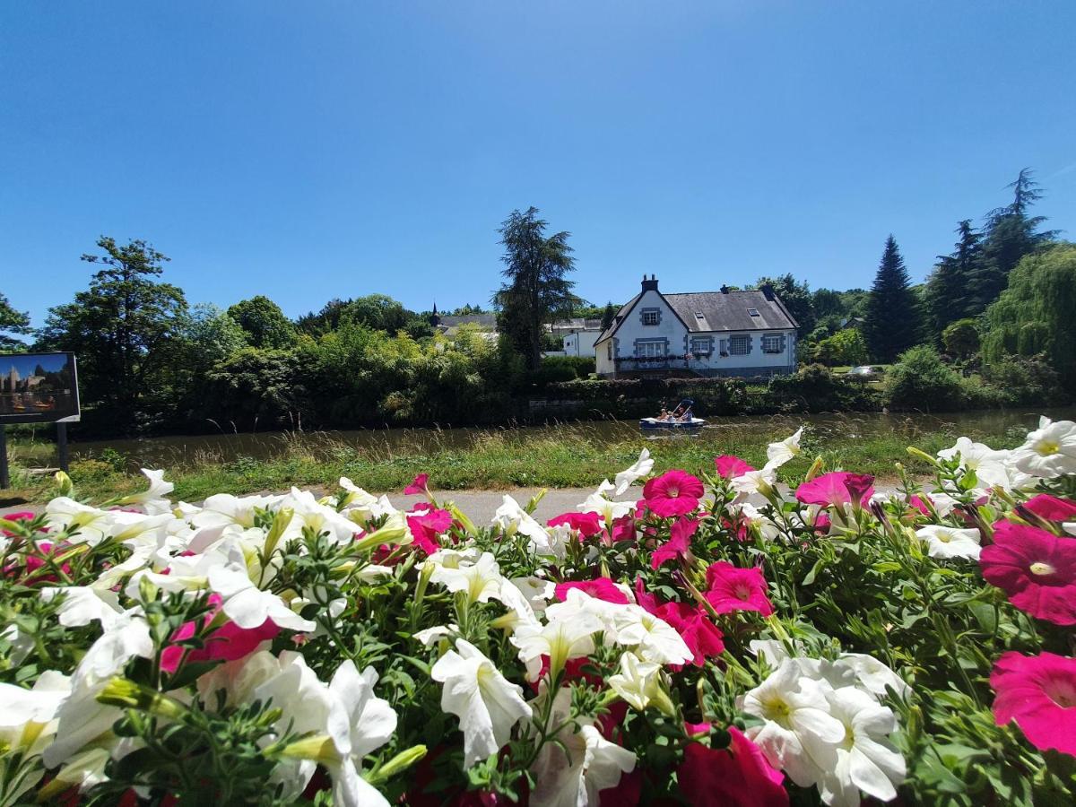 Aux Lits Du Canal Bed and Breakfast Josselin Eksteriør billede