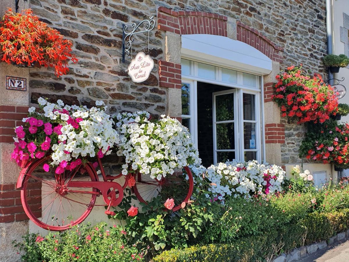 Aux Lits Du Canal Bed and Breakfast Josselin Eksteriør billede